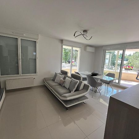 Appartement Entierement Equipe Charbonnières-les-Bains Exterior foto